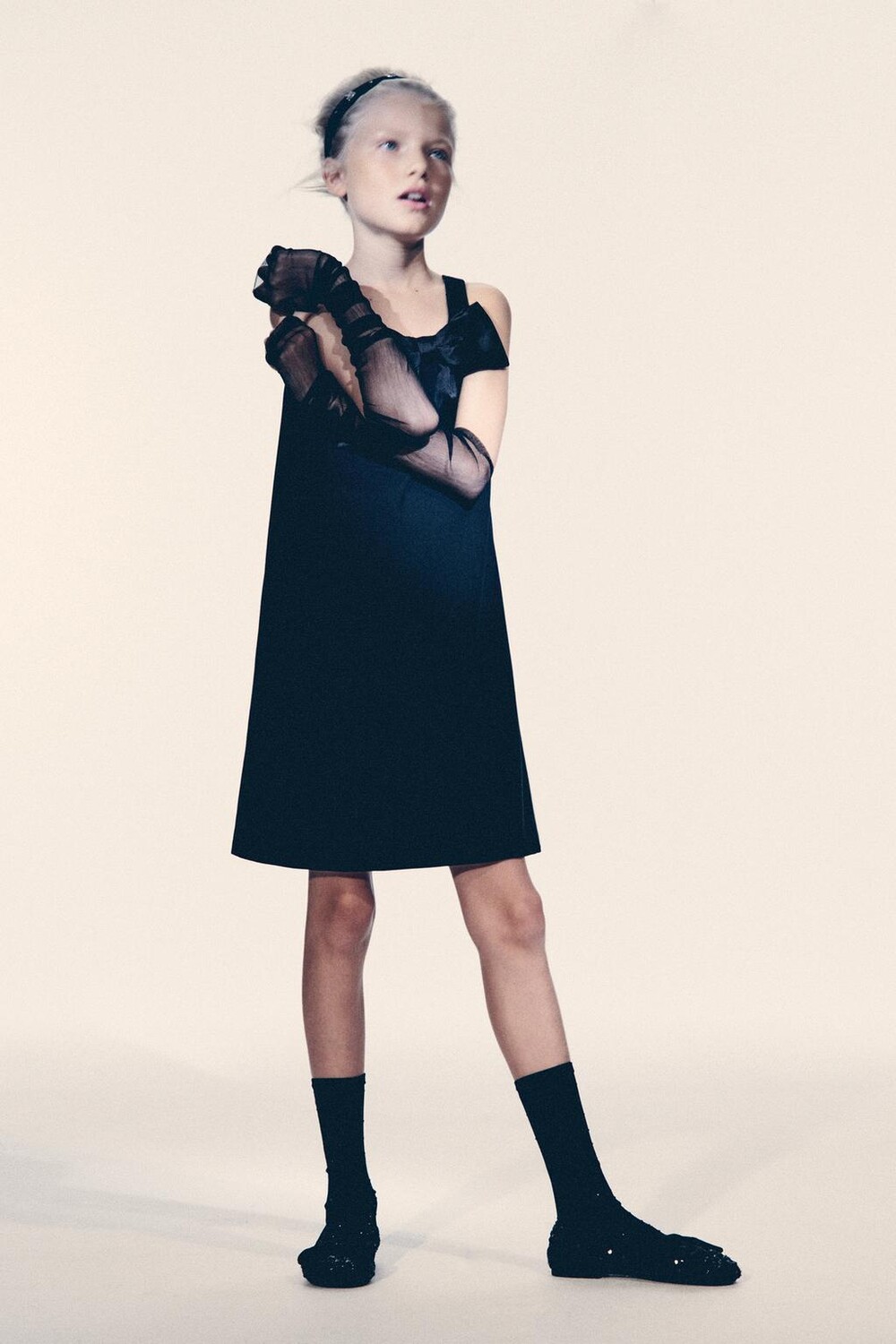 

Платье с атласным бантом ZARA, черный