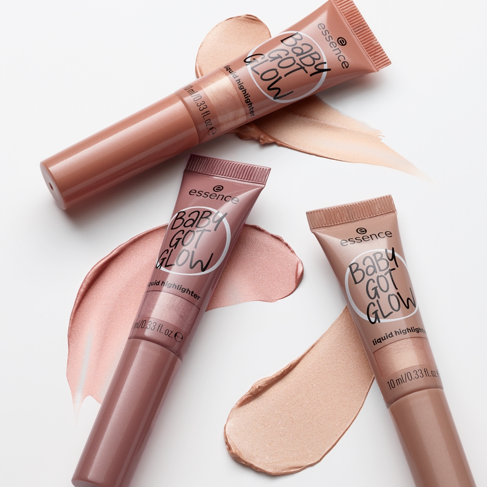 Малыш получил светящуюся жидкость для свечения Essence, atspalvis 10 sassy in silk 10 мл — фото 3