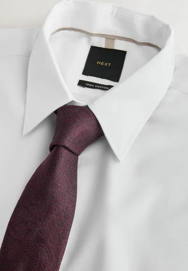 Комплект из рубашки и галстука-бабочки, хлопок, Slim fit - occasion shirt and bow tie pack set, Next, burgundy red, white, белый/красный/бордовый — фото 4
