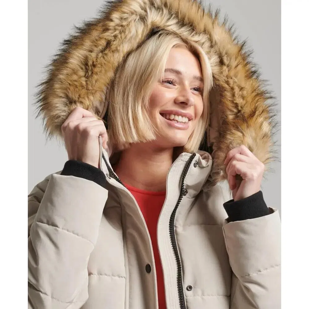 Женская длинная стеганая куртка-парка Superdry Everest, Grau — фото 4