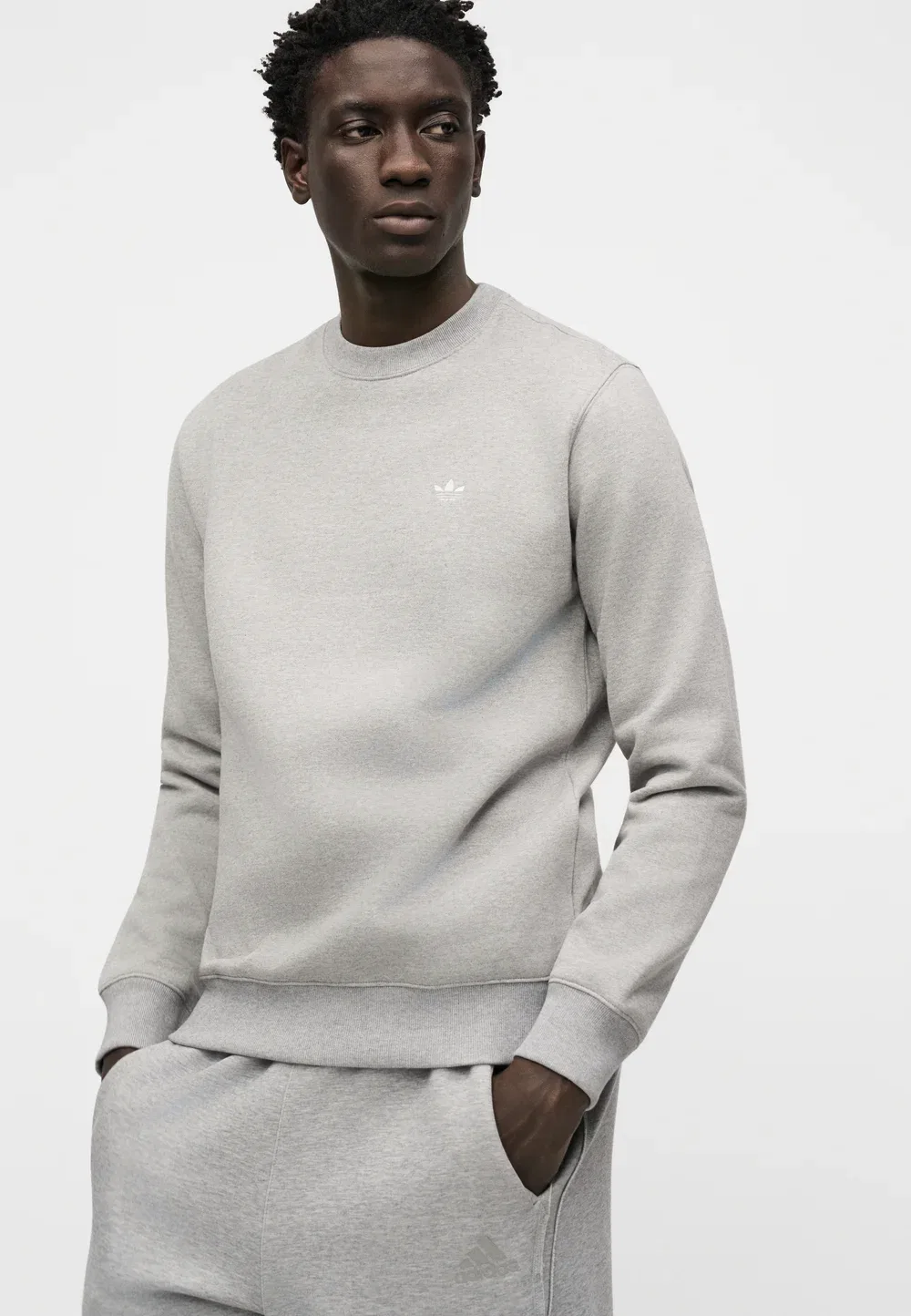 Свитшот Crew Adidas Originals, Medium Grey Heather — фото 4
