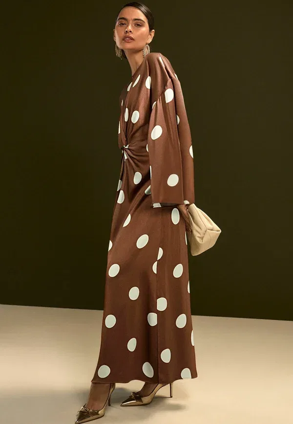 Платье с принтом Polka dot Maxi dress Next, chocolate brown spot, коричневый/шоколадный
