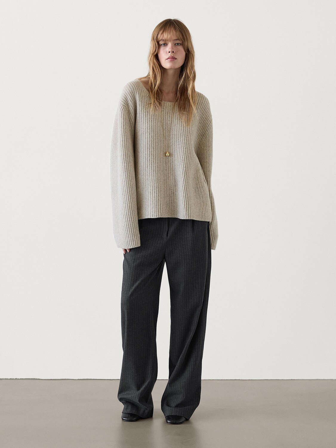 

Свитер изнаночной вязки Massimo Dutti, экрю