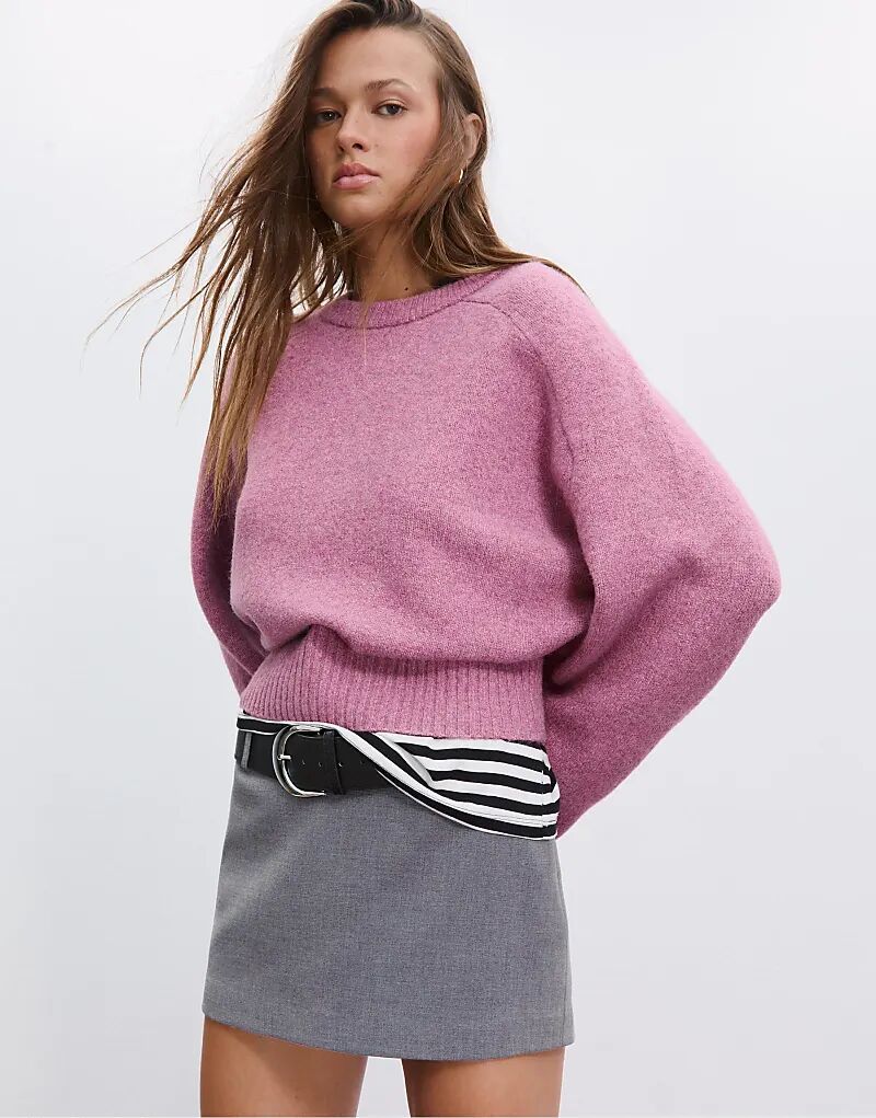 

Мягкий трикотажный свитер Stradivarius Basic в лиловом цвете