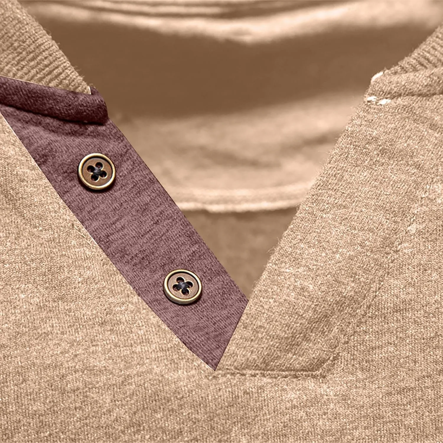 Мужская хлопковая футболка-поло slim fit с длинным рукавом и v-образным вырезом — фото 3