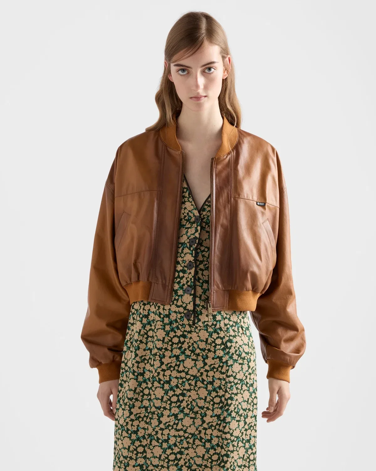 Укороченная кожаная куртка из наппы Prada, коричневый — фото 3