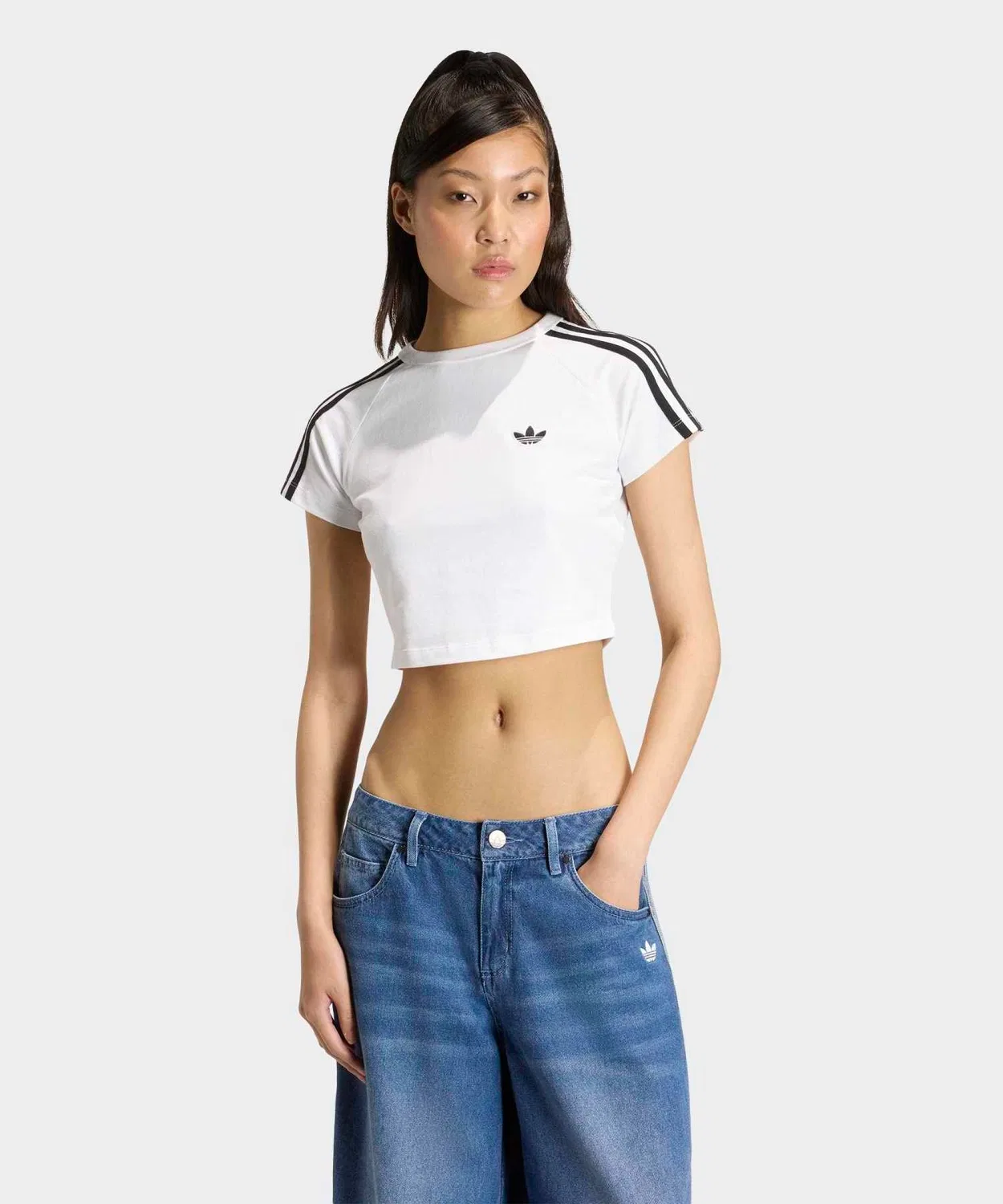 Женская футболка с U-образным вырезом, укороченная Adidas Originals, Белый — фото 3