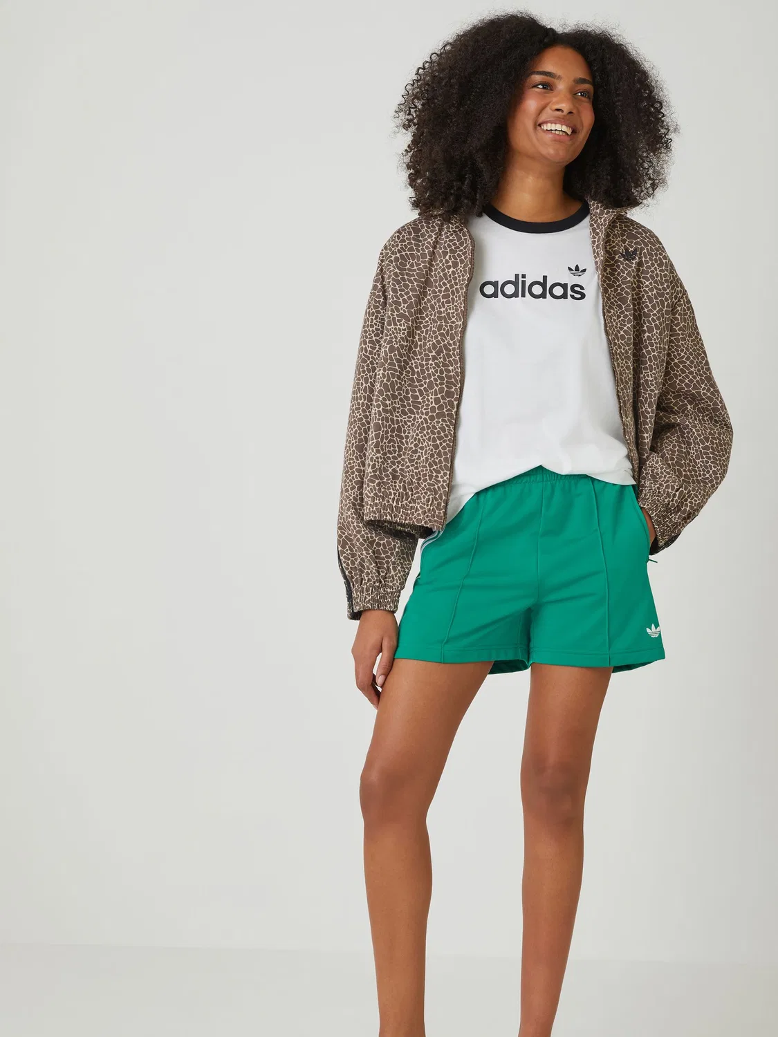 Футболка Linear T-Shirt, adidas Originals, белый — фото 2