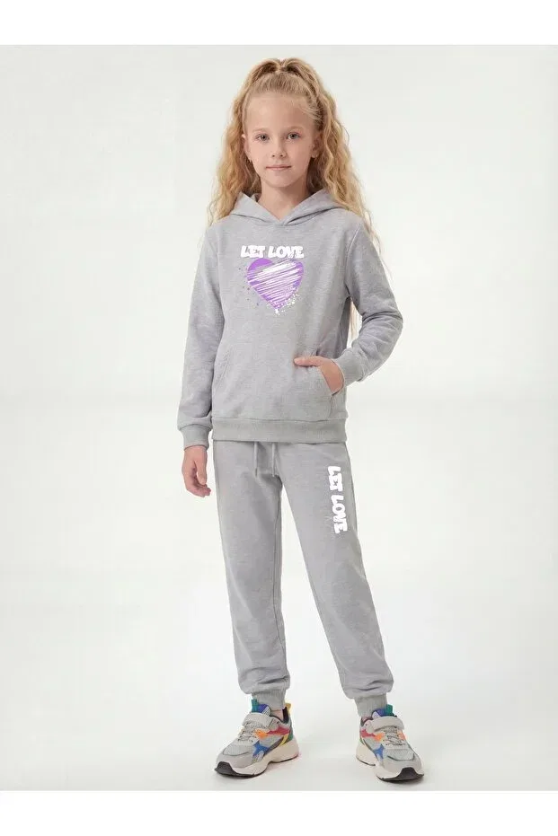 Детский комплект из свитшота и брюк с принтом Kangaroo pocket hooded love print detailed girls' tracksuit set Panios Kids, Gray — фото 4