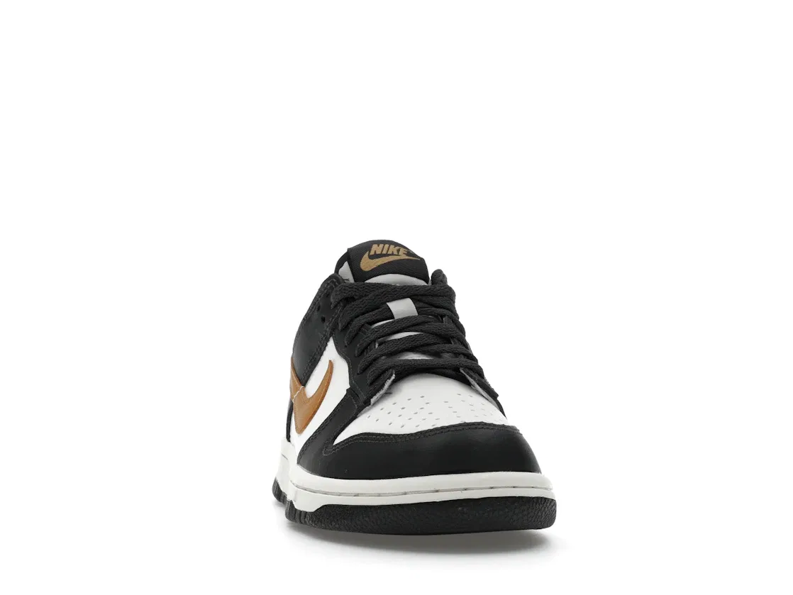 Детские кроссовки Lifestyle Nike Dunk Low, Summit White/Anthracite/Metallic Gold — фото 2