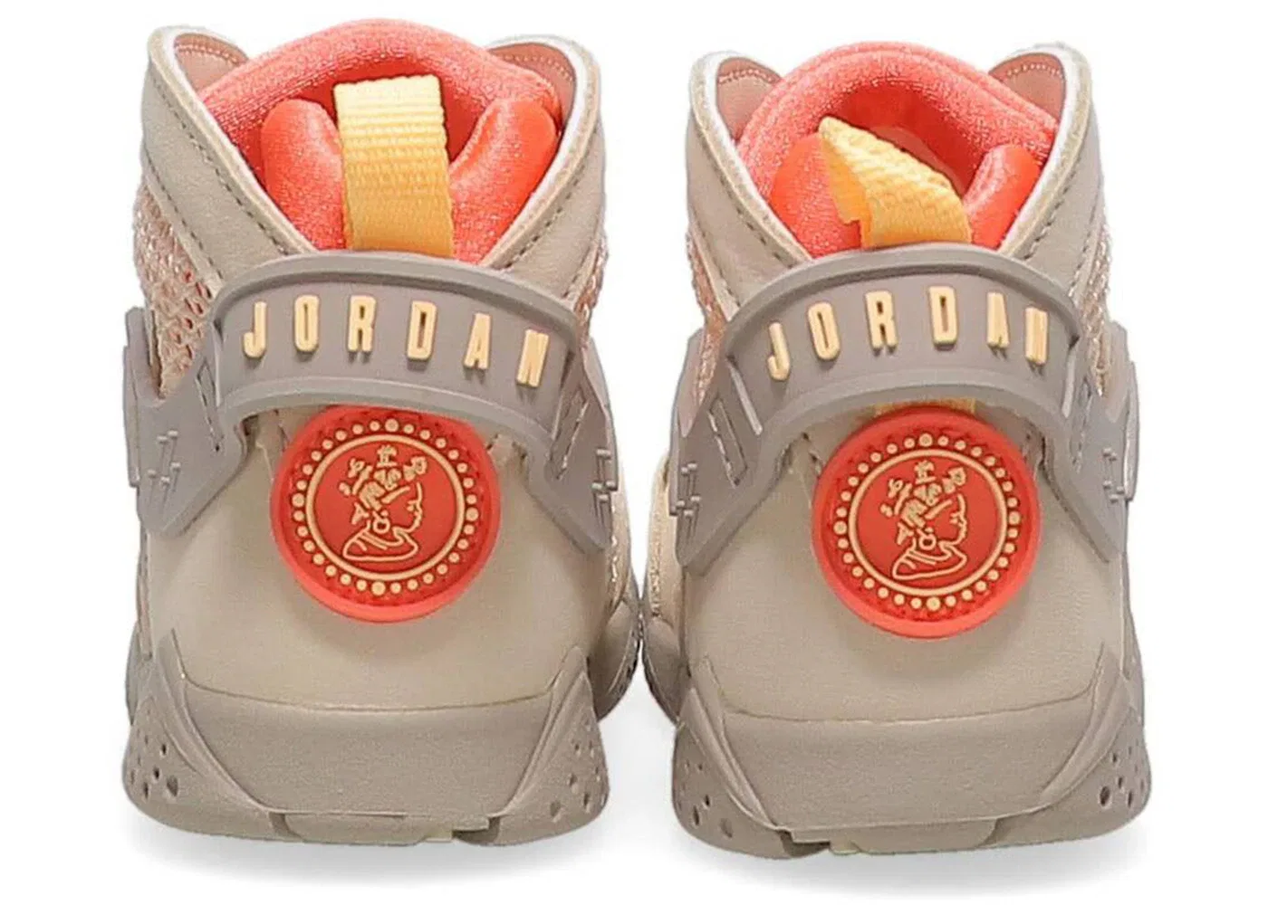 Детские кроссовки Lifestyle Jordan 7 Retro SP Bephie’s Beauty Supply Jordan, Sanddrift/Malt/Turf Orange/Peach Cream — фото 2