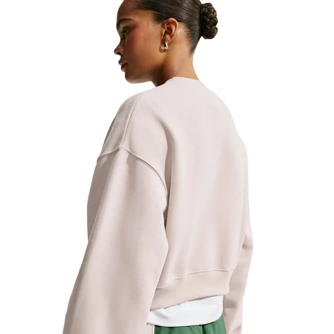 Женский свитшот с укороченной длиной и спущенным плечом Nike Studio Fleece, Sail/Cream Ii — фото 2