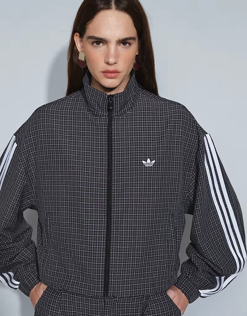 Спортивная куртка Adidas Originals в светло-черную клетку — фото 4