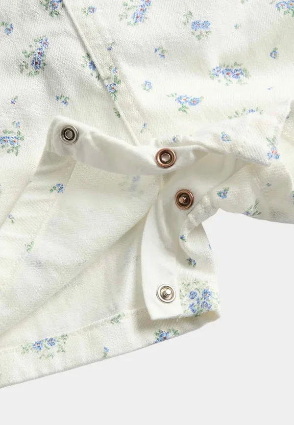 Комплект с цветочным принтом из футболки и комбинезона, Floral dungaree set, Marks & Spencer, Cream Mix — фото 2