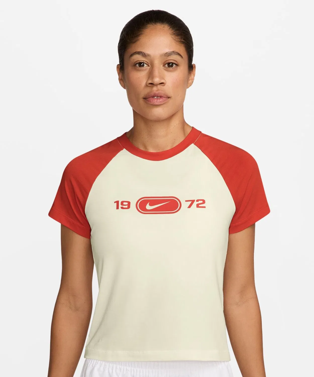 Женская футболка с длинным рукавомNike Sportswear Chill Knit, модель NSW NK CHLL KNT TEE RGLN, Ivory