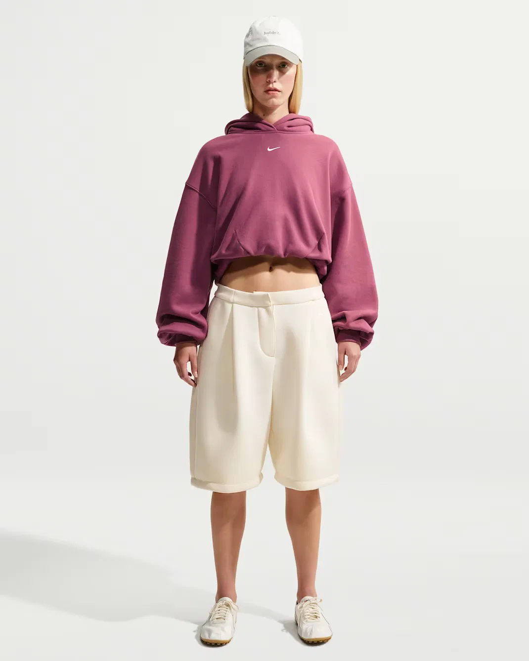 Женская укороченная толстовка оверсайз Nike Studio Fleece Medium Weight, Pink Smoke/Sail — фото 4