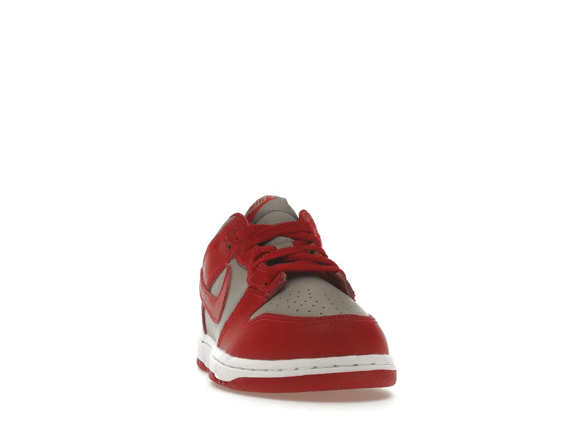 Детские кроссовки Lifestyle с принтом Nike Dunk Low UNLV Nike, Medium Grey/Varsity Red-White — фото 2