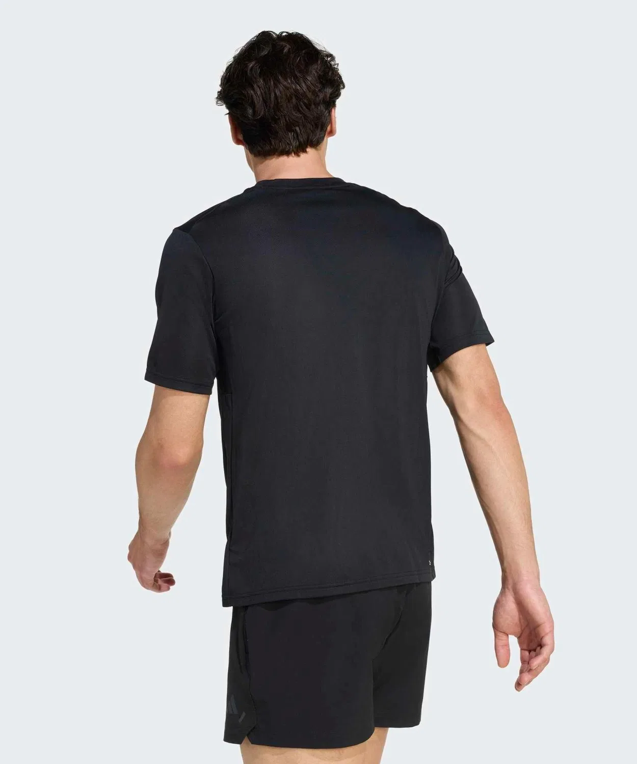 Мужская футболка с коротким рукавом из полиэстера с технологией Climacool Adidas Workout Essentials Base, Черный — фото 3
