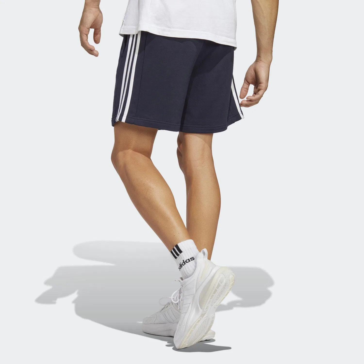 Мужские шорты с эластичным поясом Essentials French Terry 3-Streifen Adidas, Schwarz — фото 3