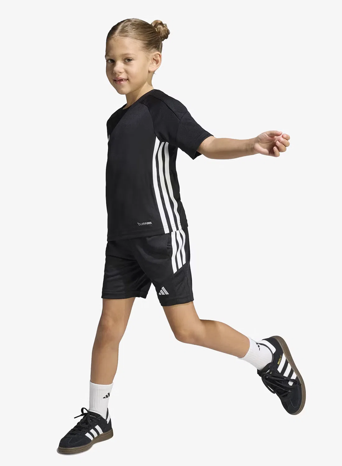 Комплект футбольный с технологией Climacool Tiro 26 Essentials Adidas, черный — фото 3