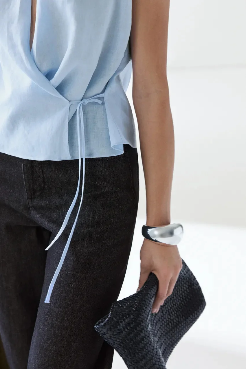 Топ Massimo Dutti из льна с открытыми плечами, небесно-голубой — фото 4