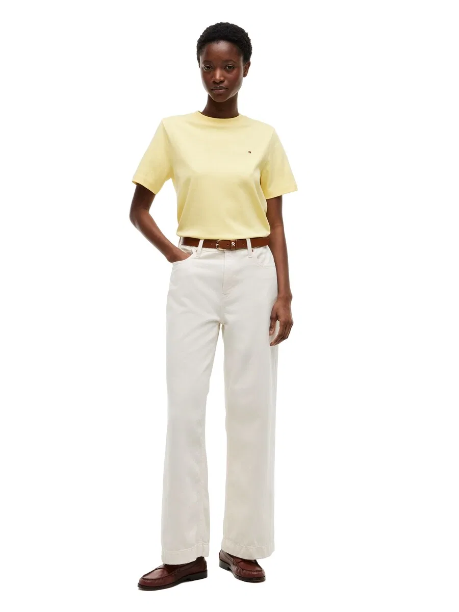 Футболка TOMMY HILFIGER 'Boxy Interlock' желтого цвета — фото 4