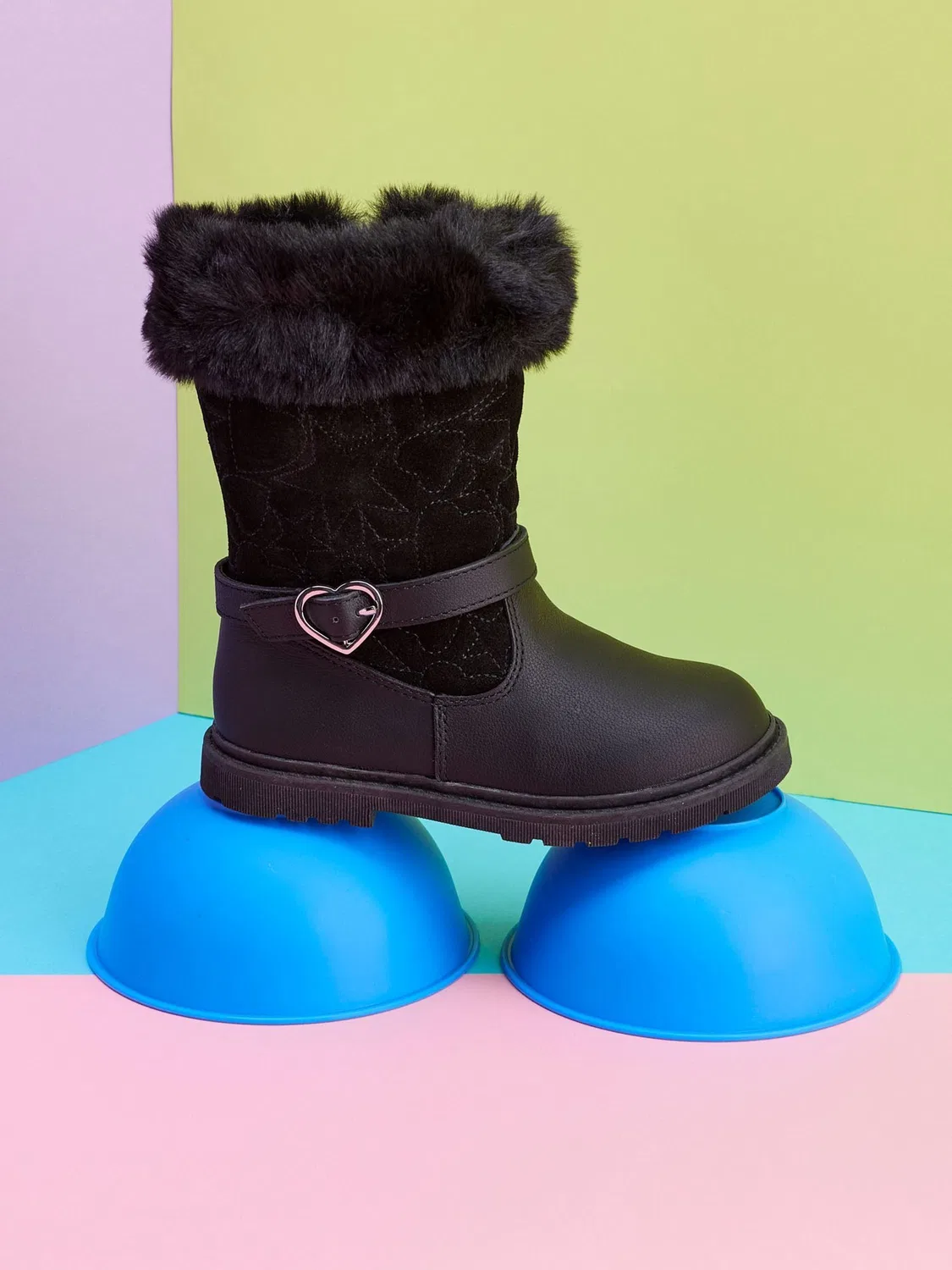 Ботинки Lumi с сердечками Toezone, черный