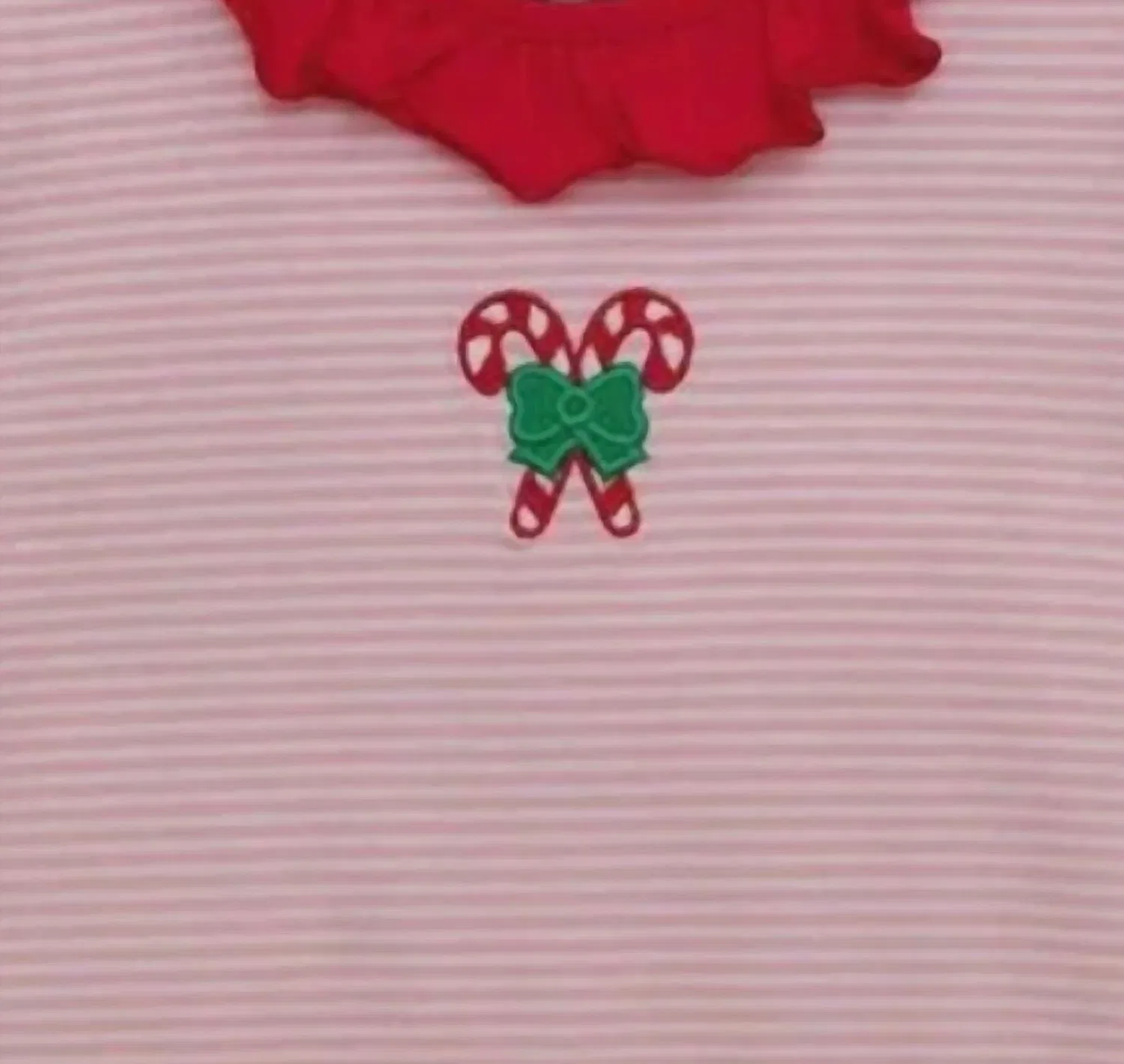 Детский боди-комбинезон для девочек с оборками и полосатым принтом Candy Cane Ruffle Trotter Street Kids, розовый — фото 2
