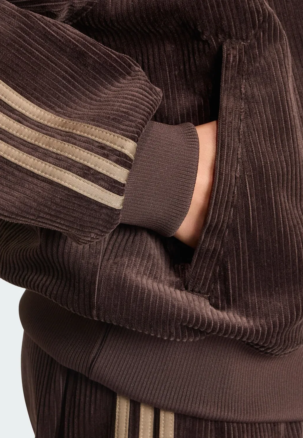 Вельветовая спортивная куртка-бомбер свободного кроя Adidas Originals, Aurora Coffee Khaki Six — фото 4