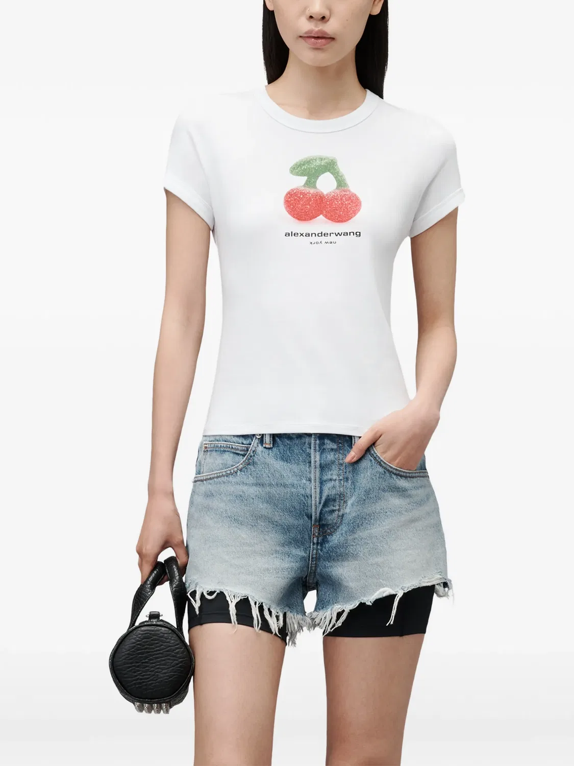 Приталенная футболка с контрастной окантовкой и принтом в виде вишни Alexander Wang, белый — фото 4