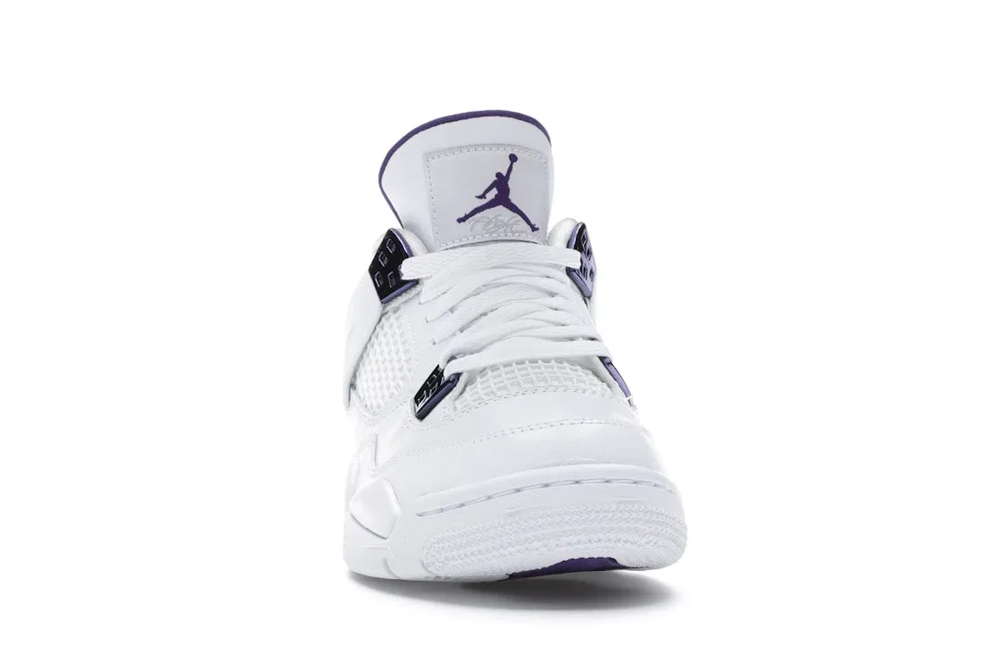 Детские кроссовки Lifestyle с металлическим блеском Jordan 4 Retro Jordan, White/Court Purple-Metallic Silver — фото 2