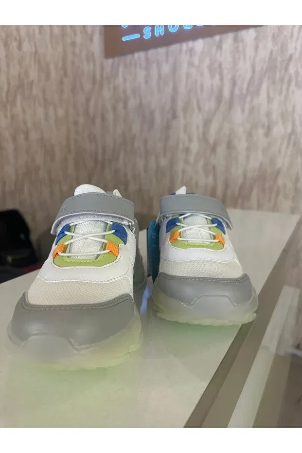 Детские спортивные туфли для девочек на липучке Vicco, White — фото 2
