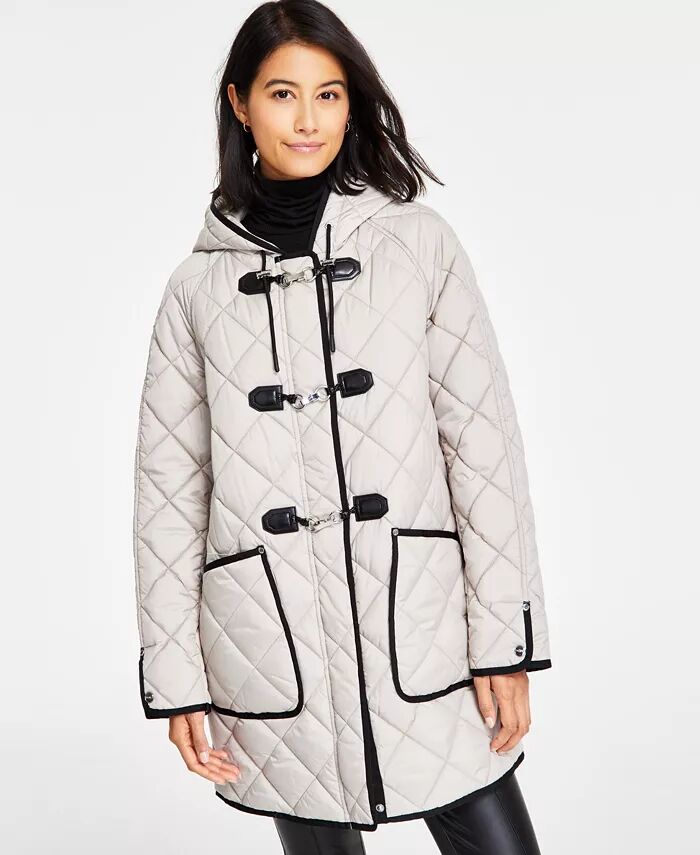 

Женское стеганое пальто с капюшоном и застежкой-молнией DKNY, серый