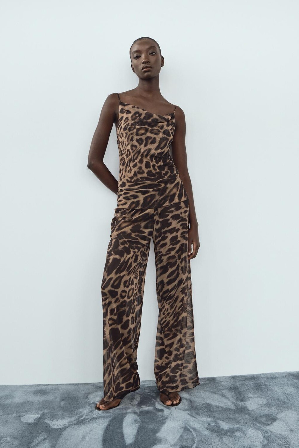 

Топ-комбинезон с животным принтом ZARA, цвет leopard
