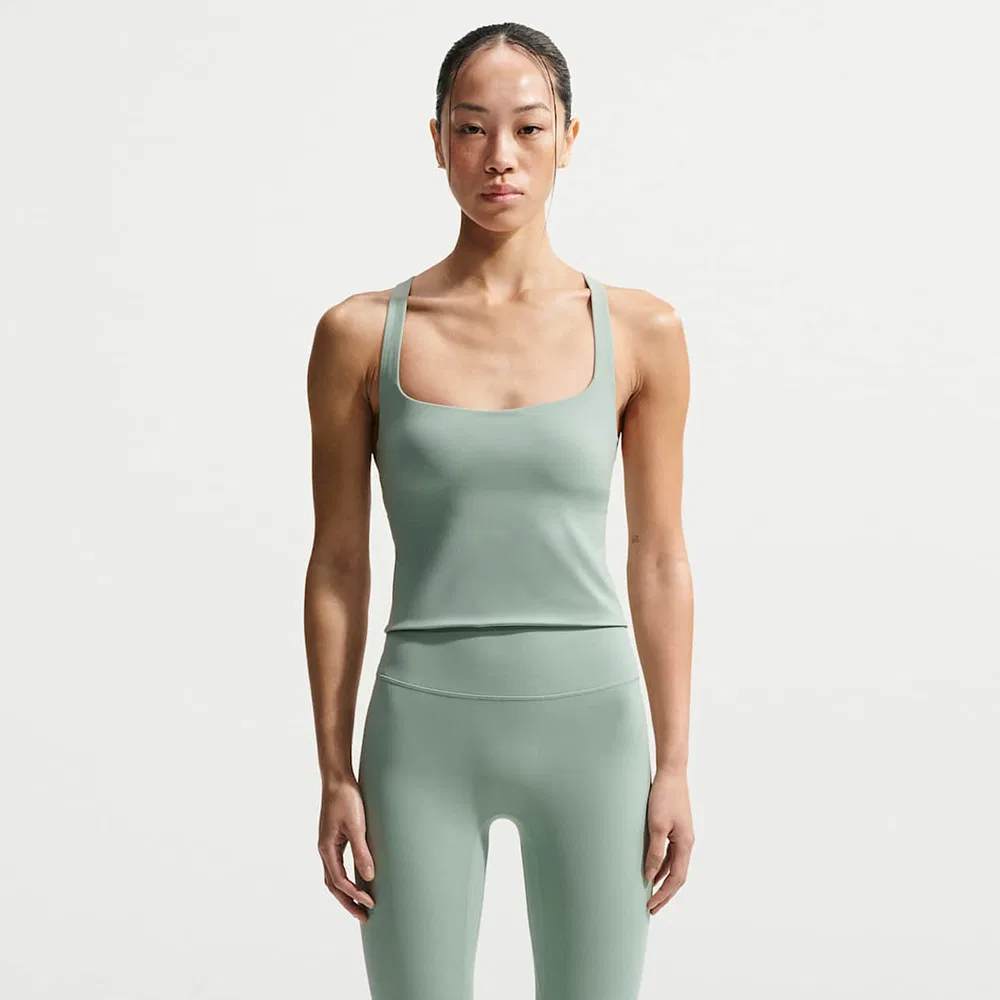 Женский спортивный бюстгальтер Nike Zenvi Light Support Tank с вкладышами, белый