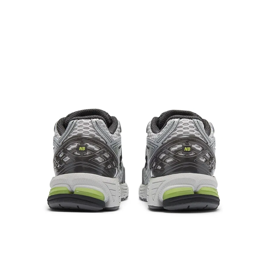 Кроссовки New Balance '1906' серебристого цвета — фото 4