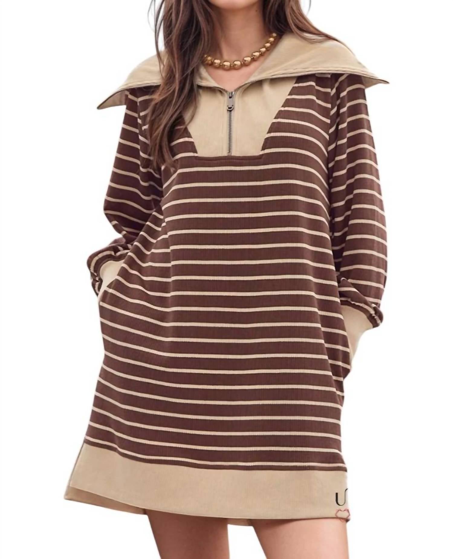 

Миша платье-свитшот с молнией на шее в коричневом цвете Entro