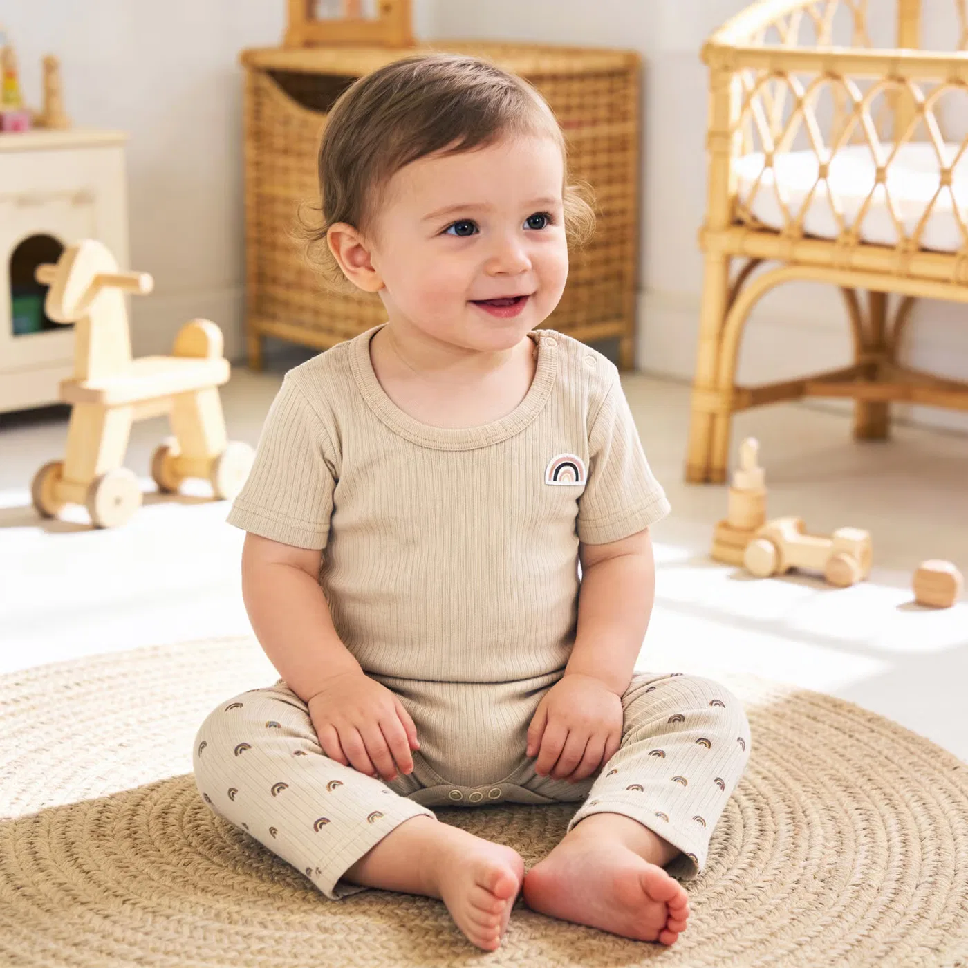 Комплект боди-комбинезона и пижамы с принтом из рубчатого хлопка Babies Basic, бежевый — фото 2
