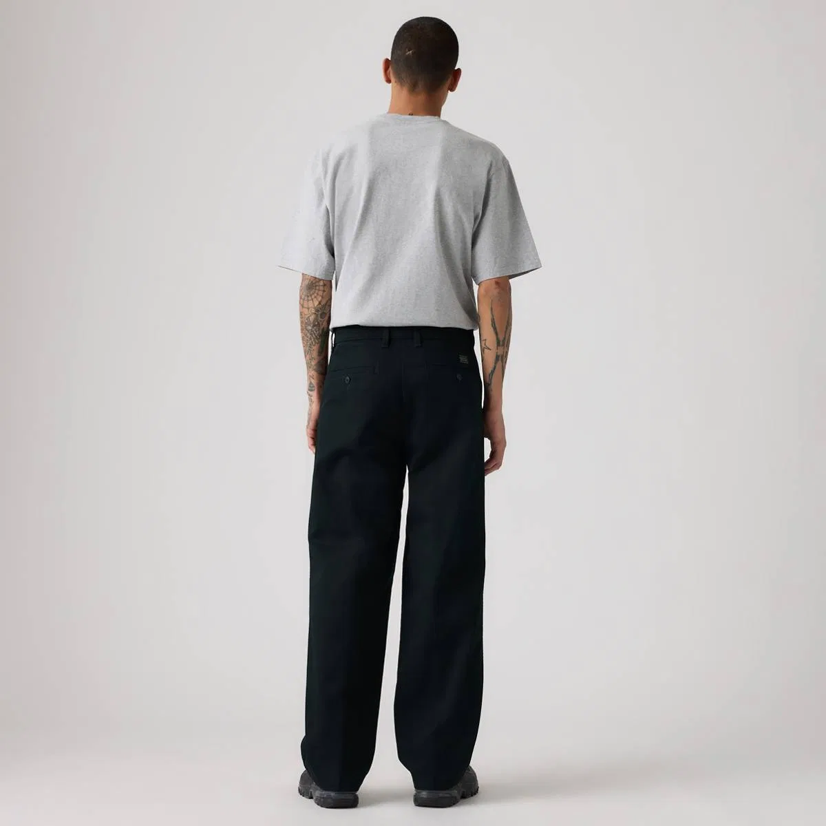 Свободные плиссированные рабочие мужские брюки чинос Levi's, Mineral Black - Black — фото 3