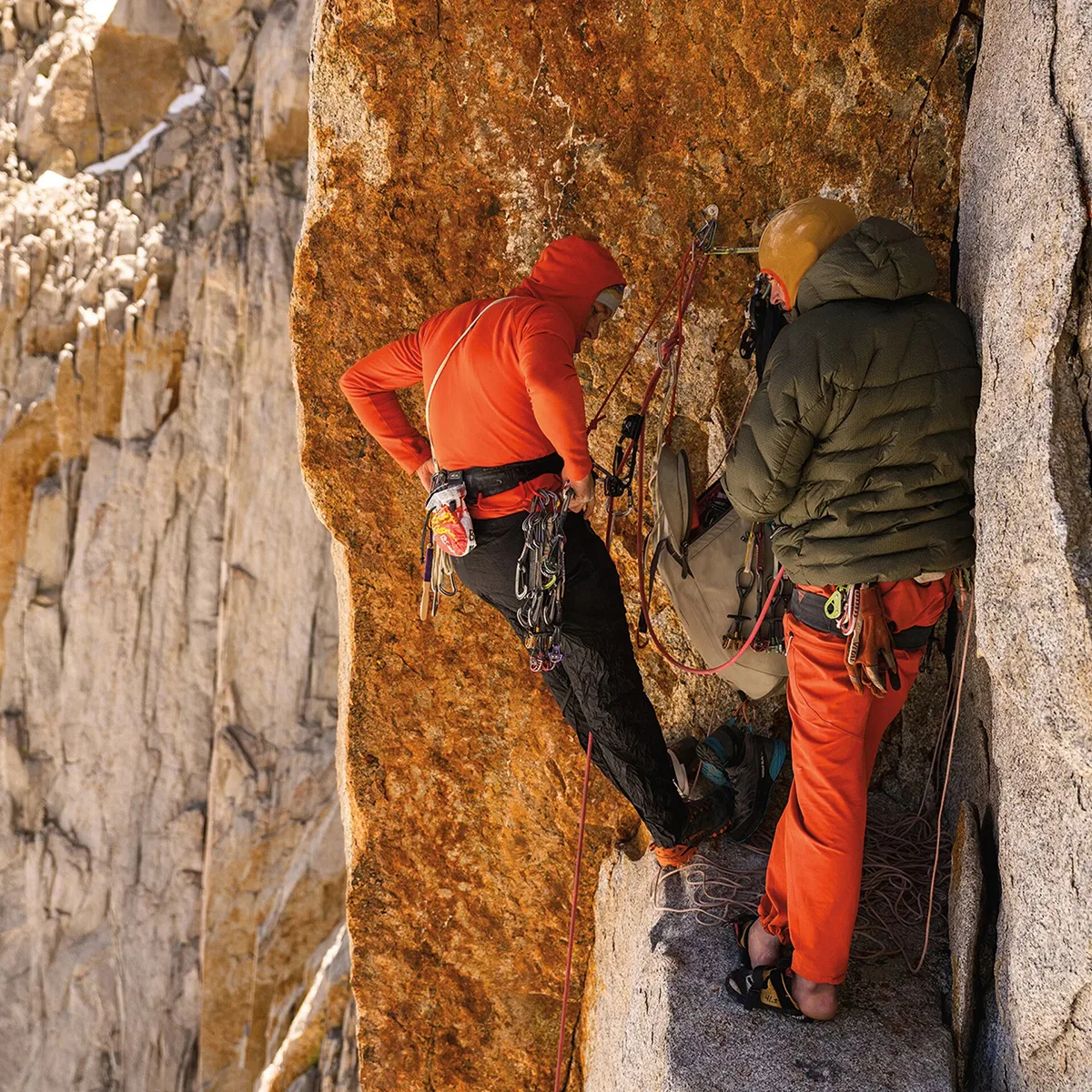 Мужская пуховая парка с капюшоном Durable Down Parka Patagonia, Coal Orange — фото 3