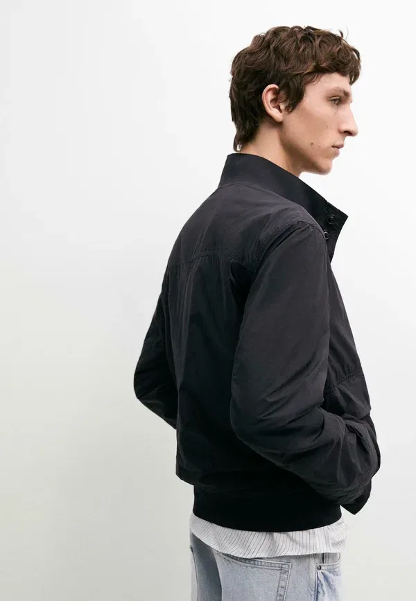 Куртка из полиамида Bomber jacket with pocket details Massimo Dutti, темно-синий — фото 3