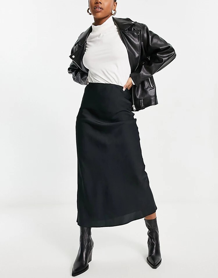 

Черная атласная юбка миди по косой ASOS DESIGN, черный