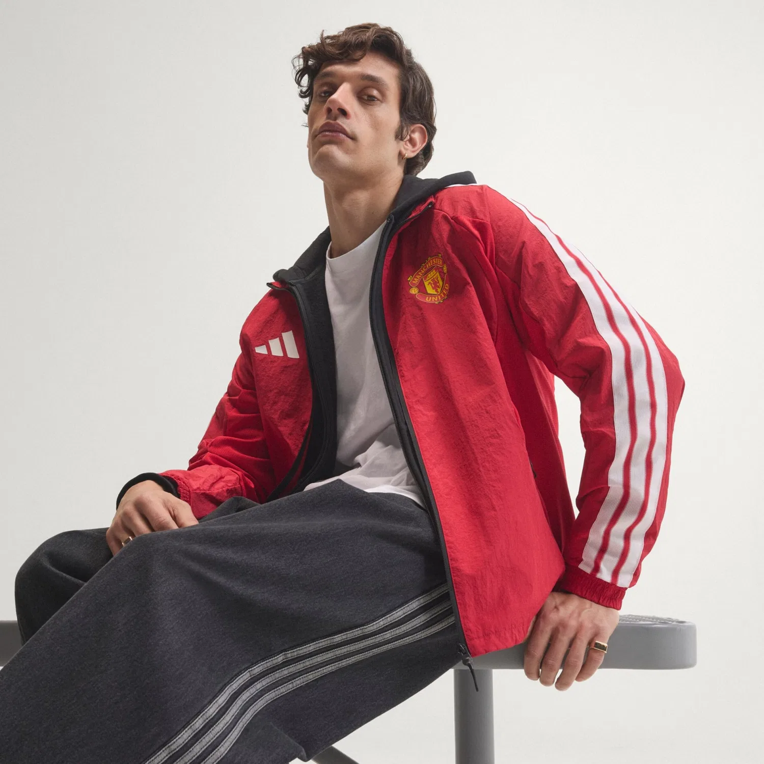 Тренировочная куртка Adidas Performance Manchester United Anthem красного цвета — фото 4