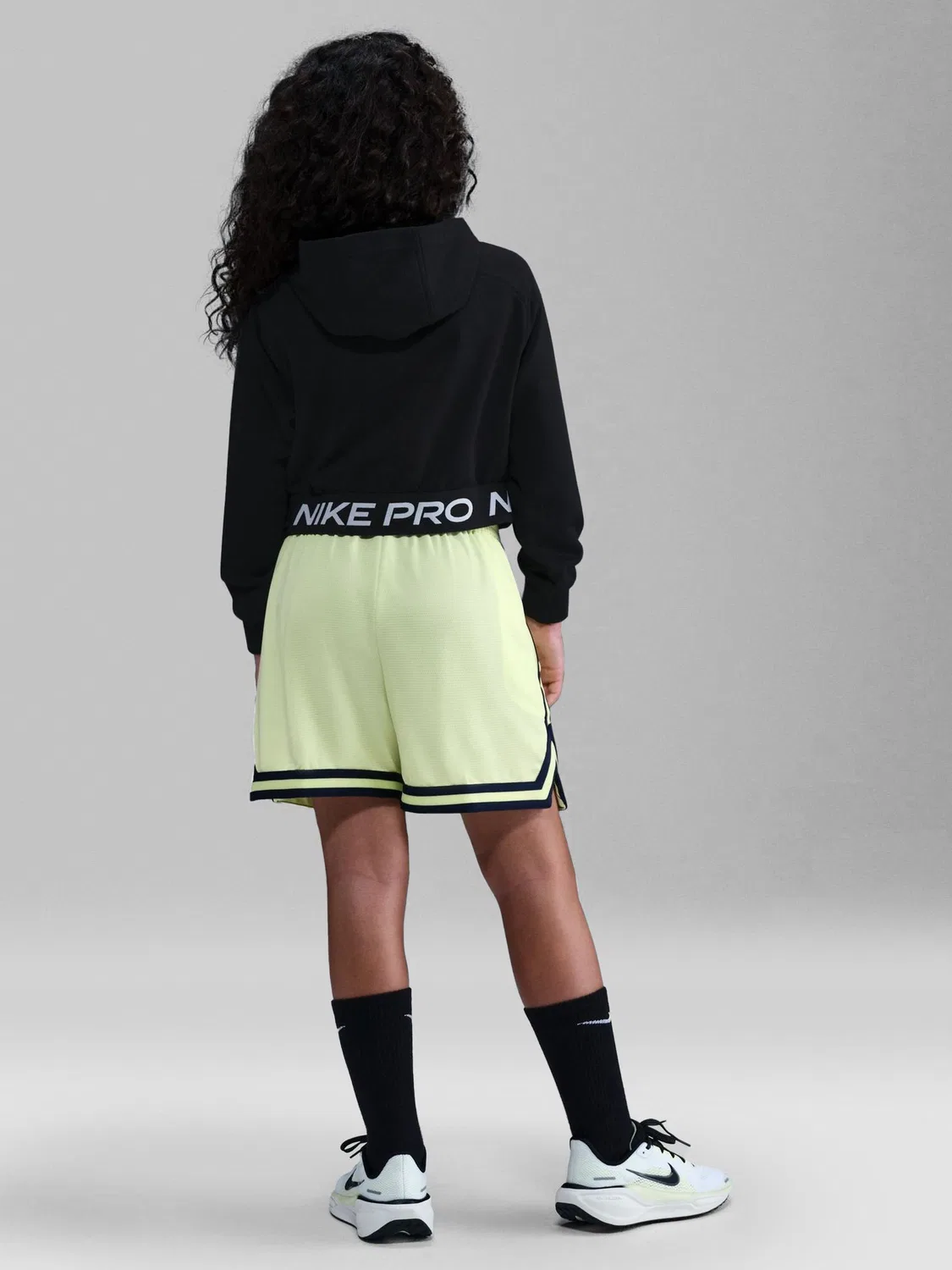 Худи Nike Pro Dri-FIT Cropped Fleece, черный — фото 2