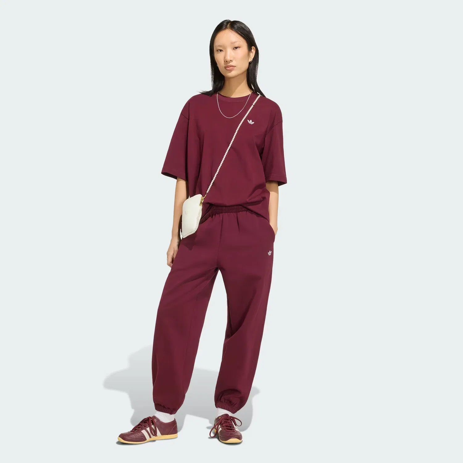 Женские спортивные брюки свободного кроя Essentials Adidas Originals, бордовый — фото 4
