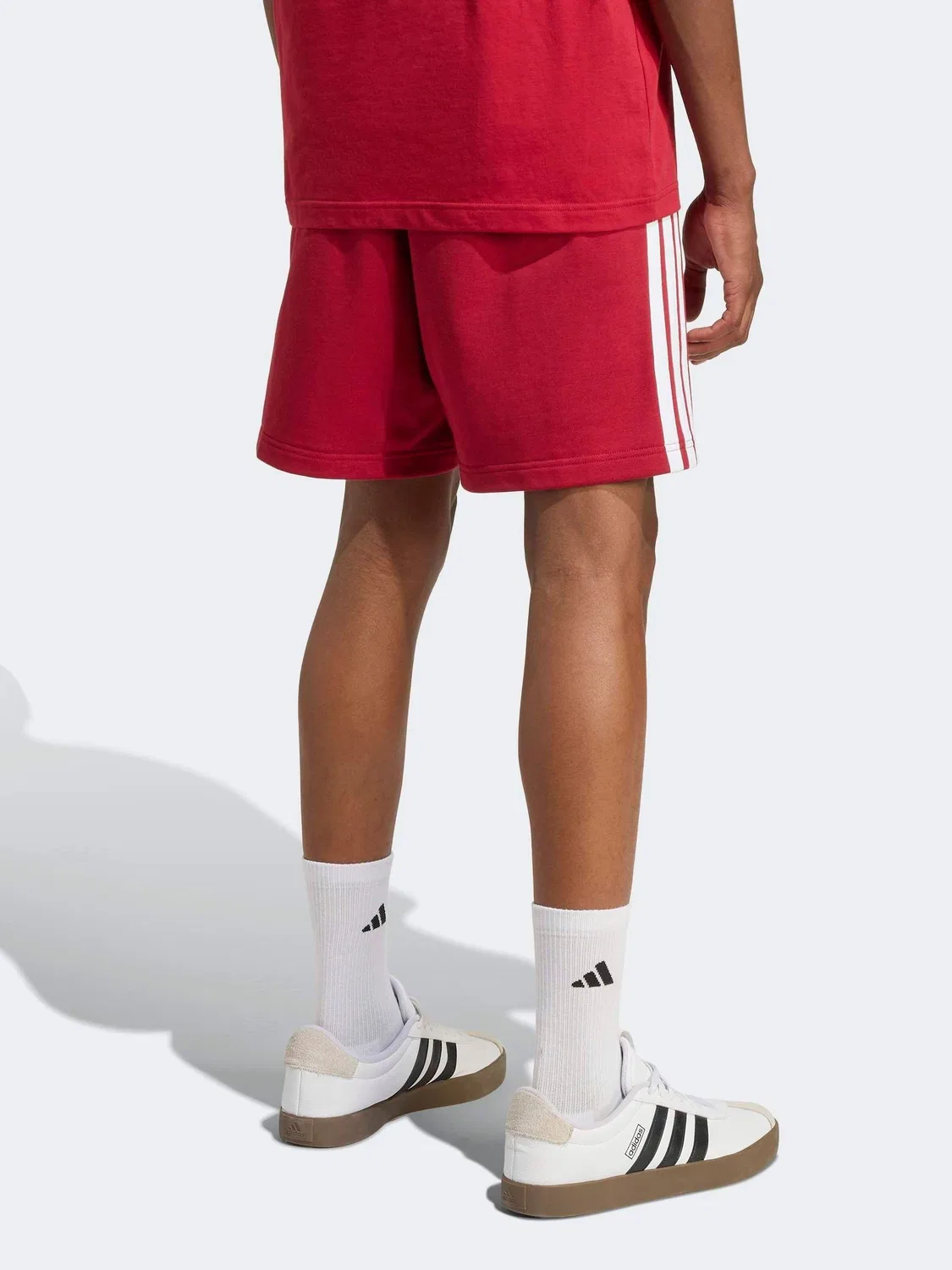 Шорты с тремя полосками adidas Essential, темно-красные — фото 2