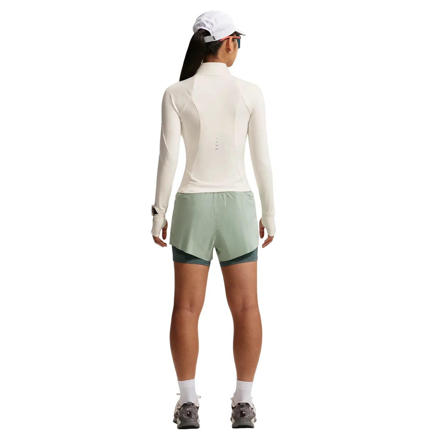 Женская куртка Swift Dri-Fit Full Zip Jacket Asia Sizing 'Light Bone Sail' Nike, Light Bone/Sail — фото 3