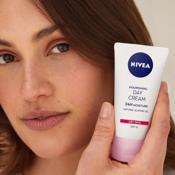 Крем для лица SPF15 NIVEA Питательный с, 24H nawilżenia — фото 3