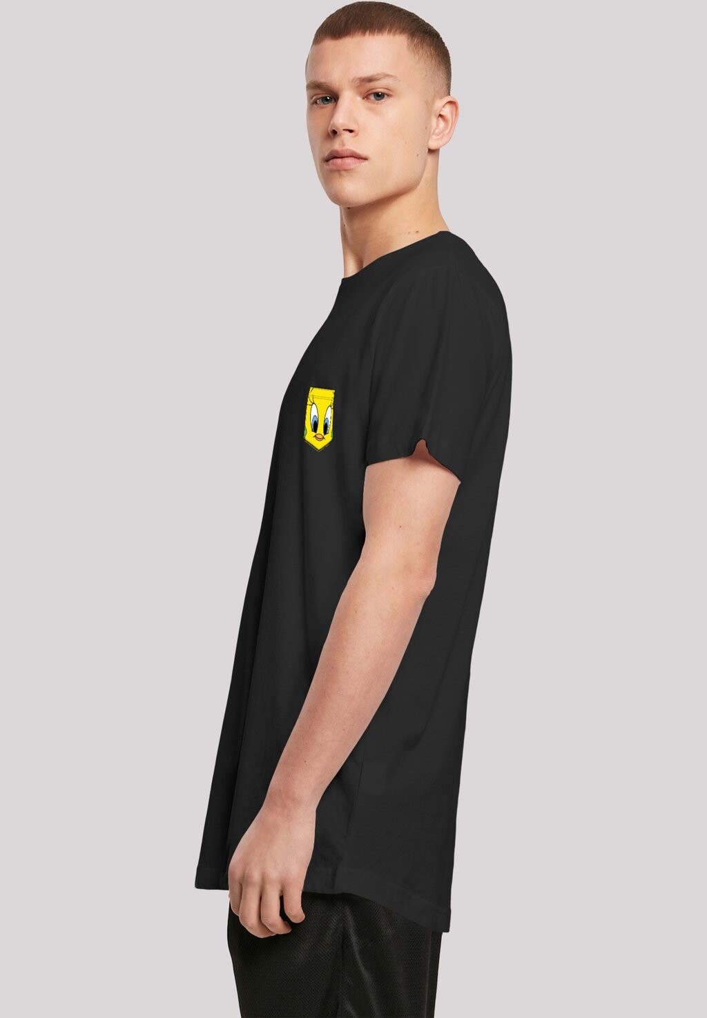 

Футболка с принтом LOONEY TUNES TWEETY PIE FACE FAUX POCKET F4NT4STIC, черный