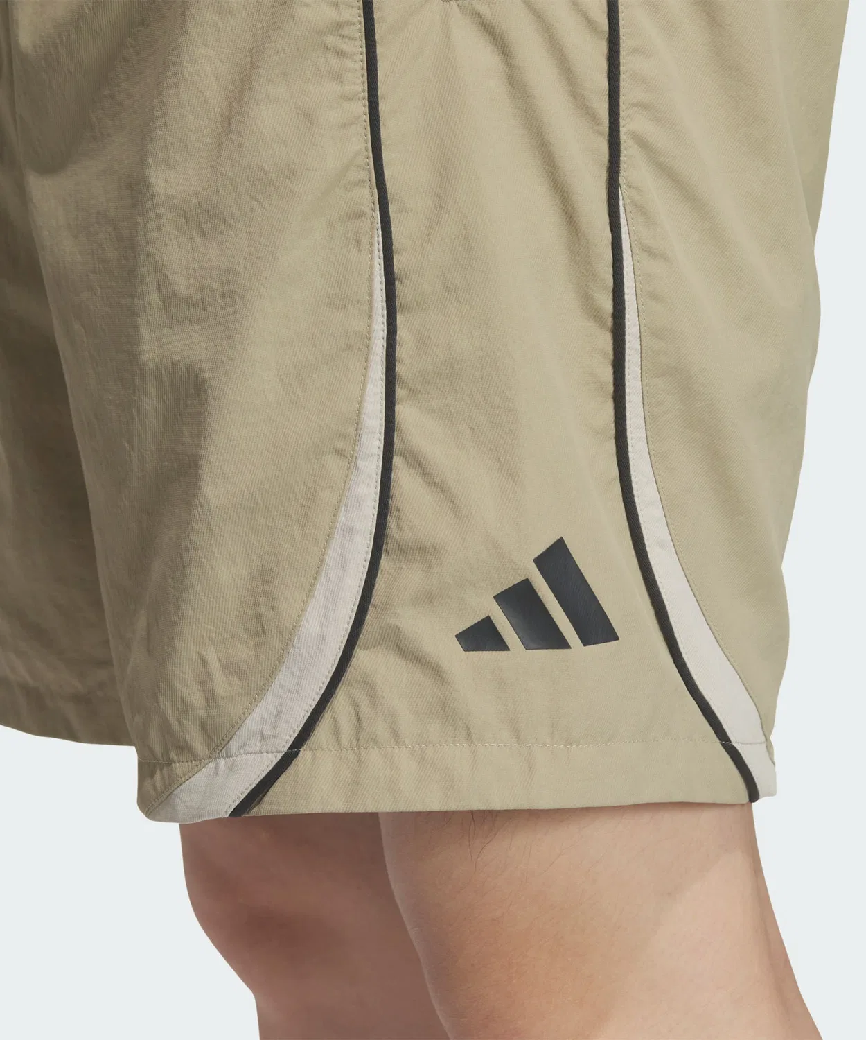 Мужские шорты свободного кроя из легкой ткани с моделью Brand Love, Adidas, Beige — фото 4